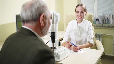 Man Examined By Doctor Urologist Woman Stock Footage Video。